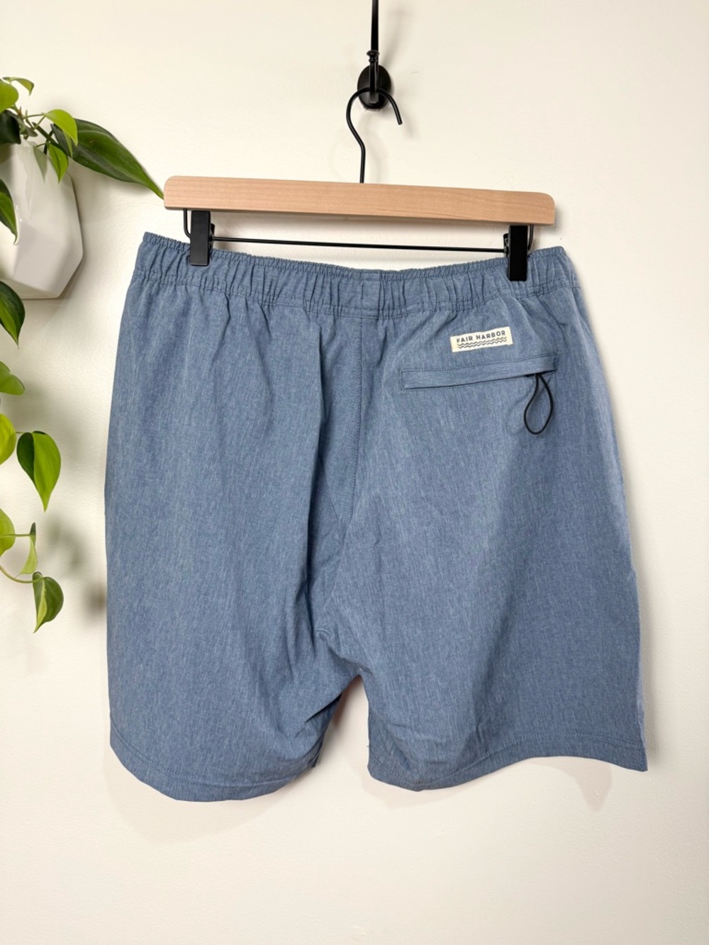 Fair Harbor Men's Blue Drawstring 8" Swim Trunk Shorts Stretch Liner L Beach - Picture 2 of 6